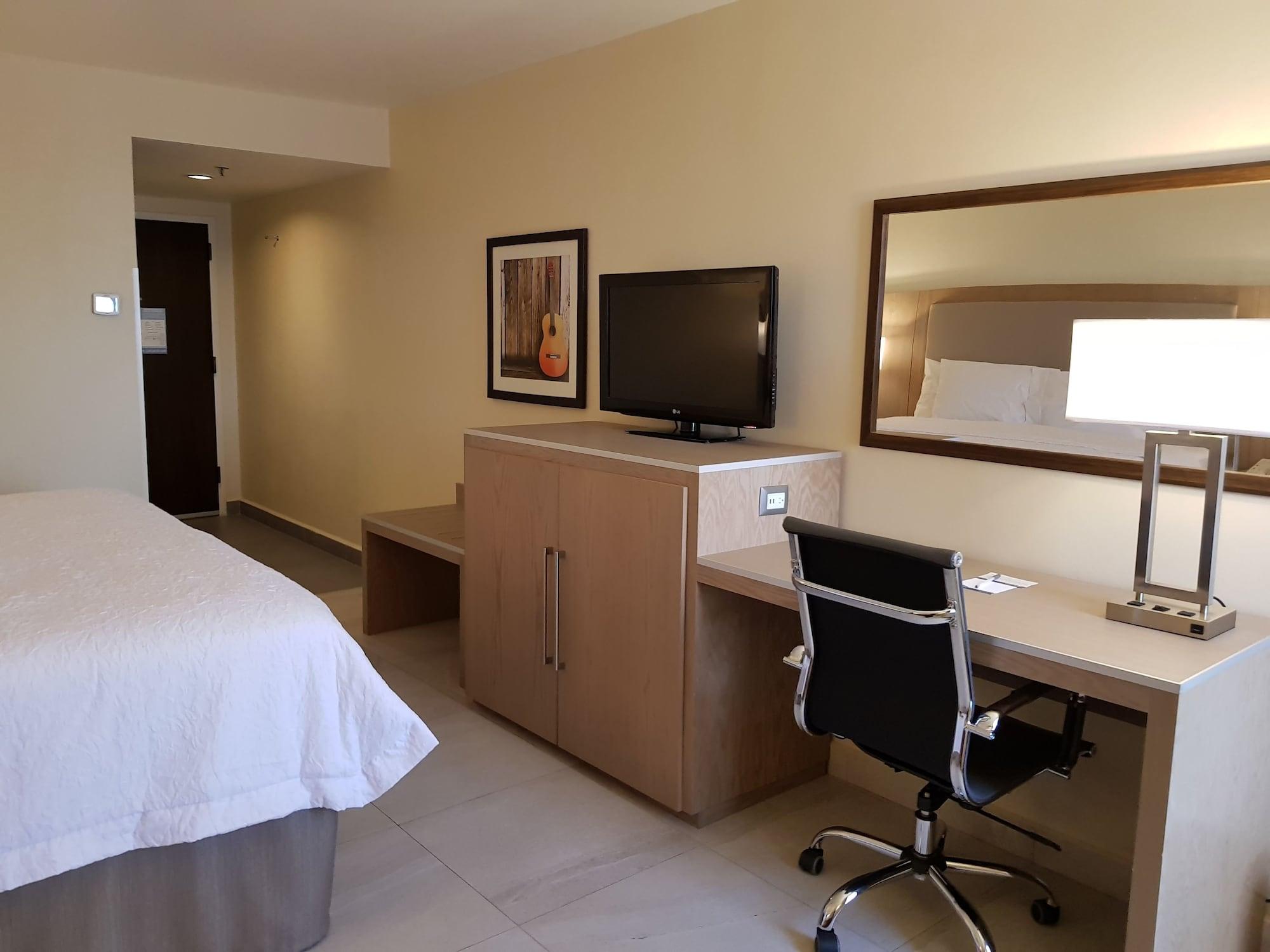 Hampton Inn Monterrey-Airport Apodaca Exteriör bild