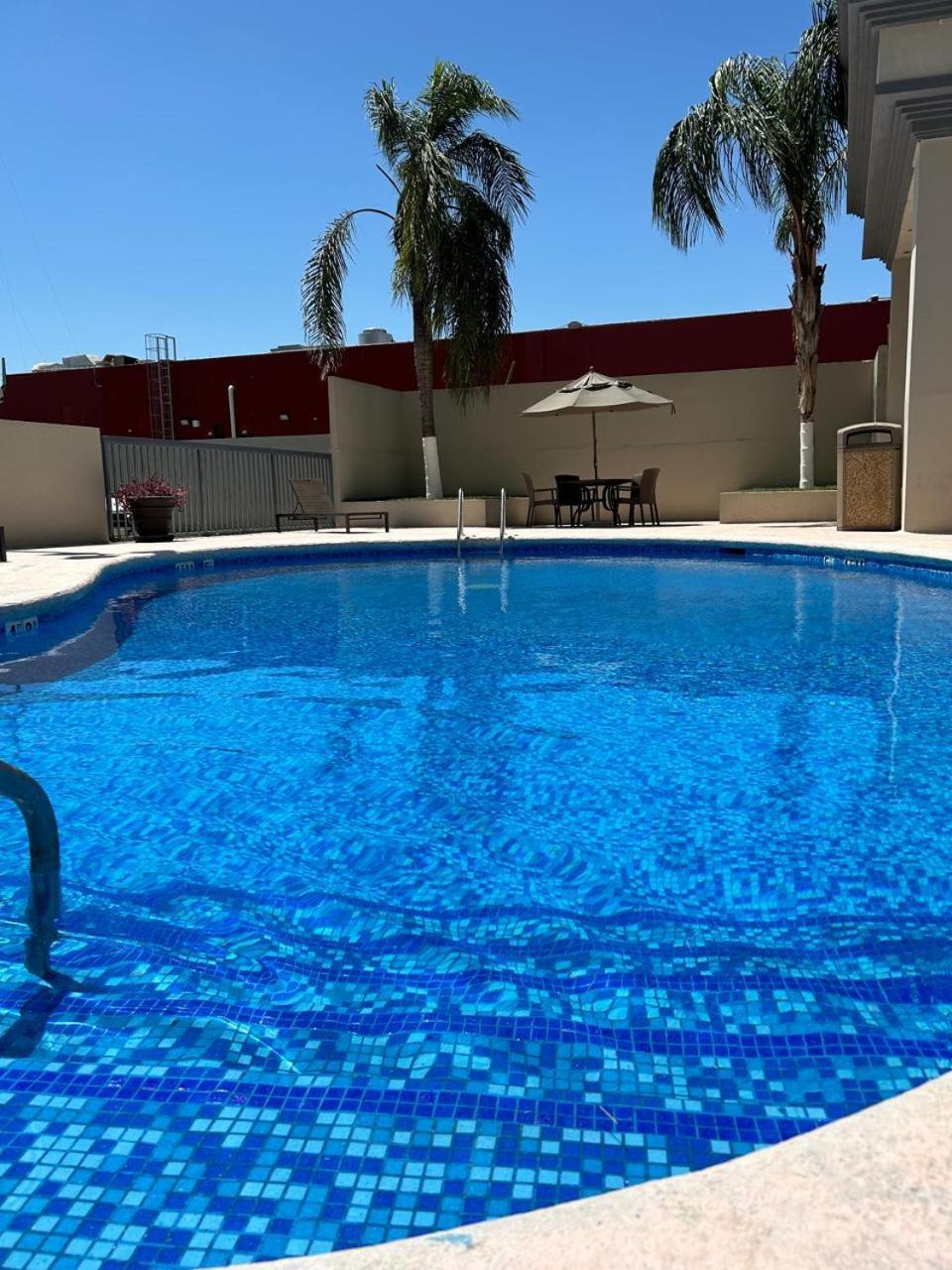 Hampton Inn Monterrey-Airport Apodaca Exteriör bild